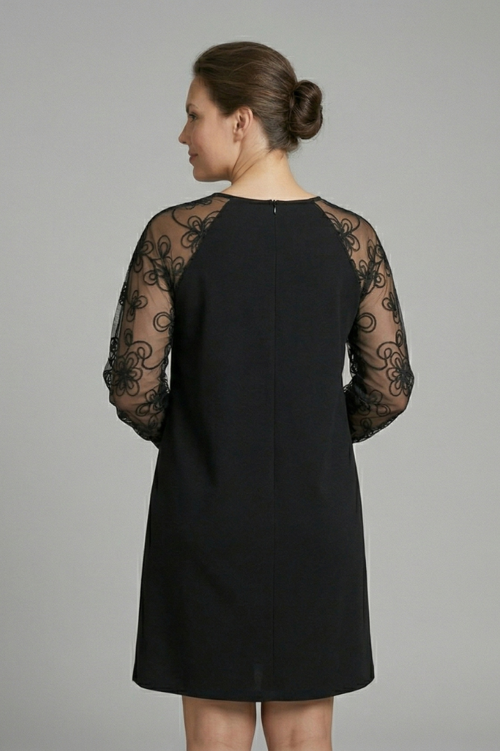 Women’s Dress with Round Neck and Lace Sleeves