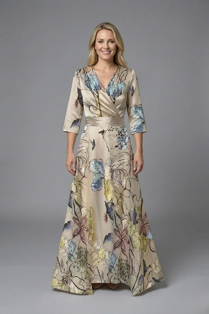 Women’s Dress with V-Neck and Three-Quarter Sleeves