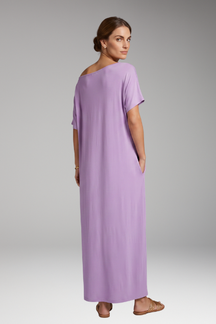 Women’s Maxi Dress with Round Neck and Flowing Skirt