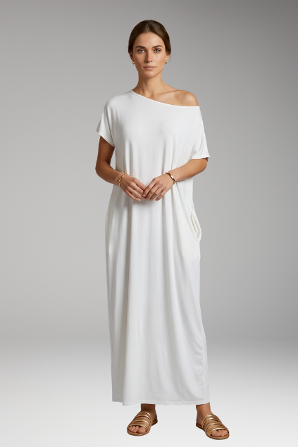 Women’s Maxi Dress with Round Neck and Flowing Skirt