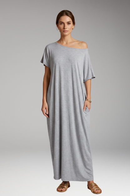Women’s Maxi Dress with Round Neck and Flowing Skirt