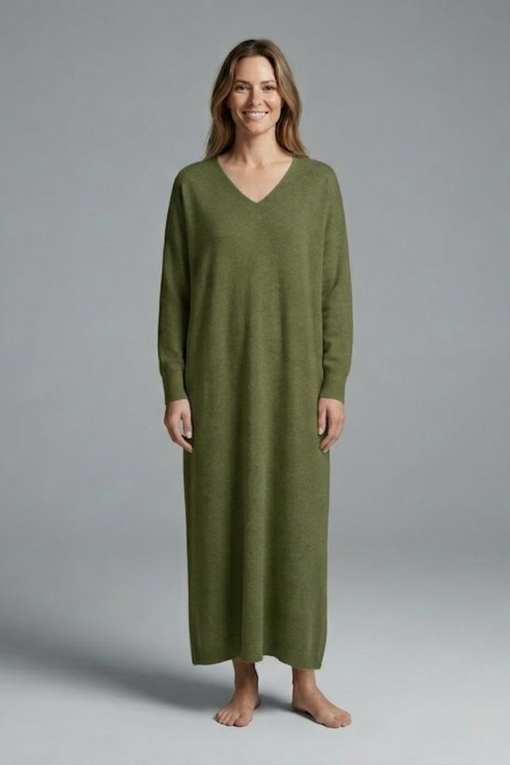 Women’s Maxi Dress with V-Neck and Long Sleeves