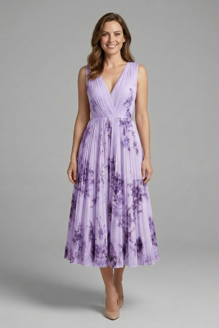 Women’s Sleeveless Dress with V-Neck and Pleated Skirt